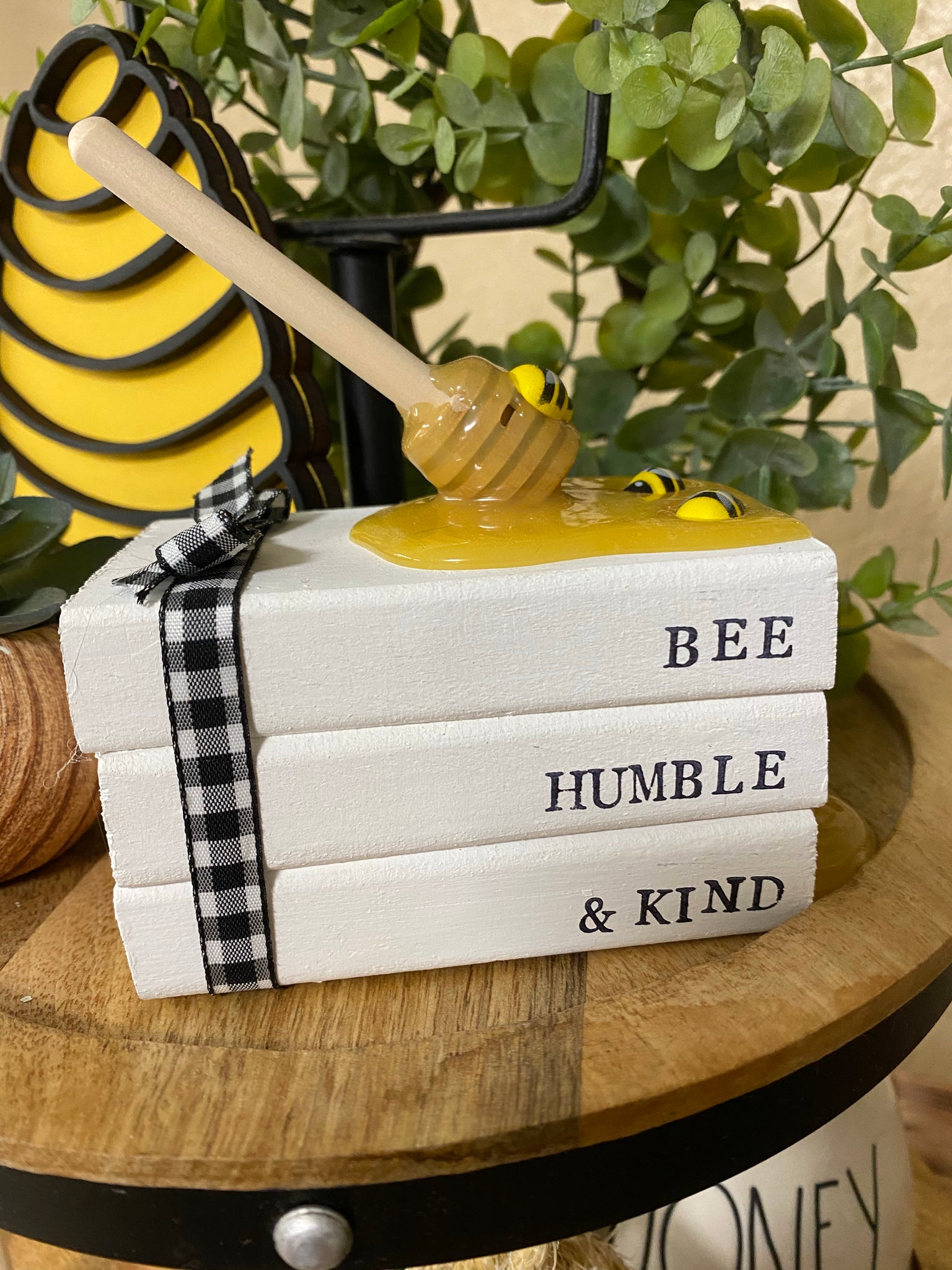 BEE HAPPY SIGN Wood Tag Honeybee Home Decor Honey Bee Tiered Tray Decor for  Fall Summer Yellow Black Kitchen Be Happy Sign Shelf Sitter 